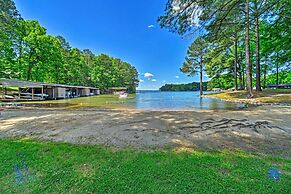 Henrico Hideaway w/ Lake Access + Boat Slip!