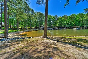 Henrico Hideaway w/ Lake Access + Boat Slip!