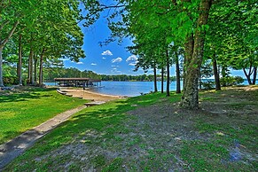 Henrico Hideaway w/ Lake Access + Boat Slip!