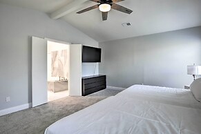 17 Mi to Dallas: Richardson Home w/ Hot Tub