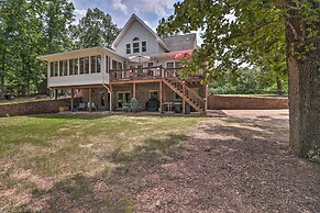 10-acre Mountain Home Getaway w/ Fire Pit