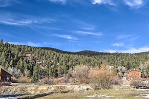 Downtown Red River Retreat w/ Mtn Views + Yard