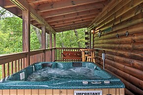 'breathtaking View' Cabin w/ Game Room & Hot Tub!