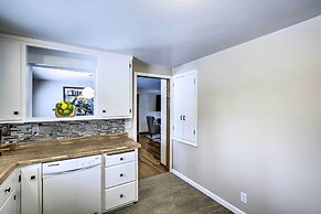 Green Bay Home: 3 Blocks to Lambeau Field!