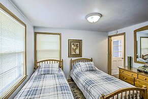 Green Bay Home: 3 Blocks to Lambeau Field!