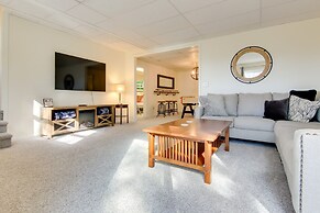 Bright Asheville Retreat With Hot Tub & Decks!