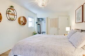 Bright Asheville Retreat With Hot Tub & Decks!