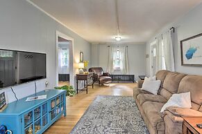 Enchanting Family House w/ Balcony < 3 Mi to Wvu!