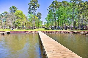 Pet-friendly Lakefront Getaway w/ Hot Tub!