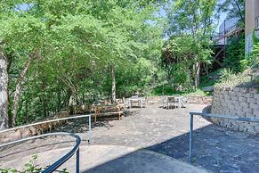 Cozy New Braunfels Condo w/ Community Pool & Grill