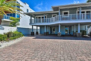 Bright Coastal Condo: Walk to Lido Key Beach!