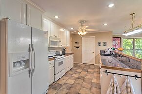 Home on Lake Catherine w/ Dock 9 Mi to Hot Springs