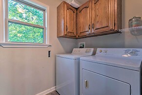 Home on Lake Catherine w/ Dock 9 Mi to Hot Springs