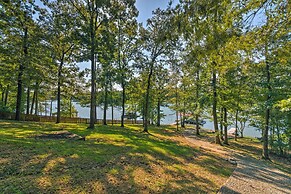 Home on Lake Catherine w/ Dock 9 Mi to Hot Springs