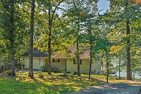 Home on Lake Catherine w/ Dock 9 Mi to Hot Springs
