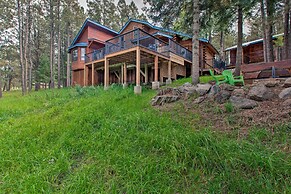 'blue Spruce Cabin' w/ Hot Tub & Resort Amenities