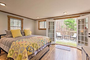 Hendersonville Cabin w/ Hot Tub, Views & Fire Pit!