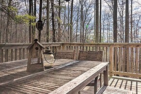 Hendersonville Cabin w/ Hot Tub, Views & Fire Pit!