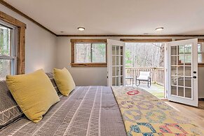 Hendersonville Cabin w/ Hot Tub, Views & Fire Pit!