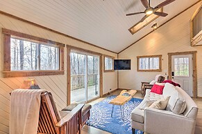Hendersonville Cabin w/ Hot Tub, Views & Fire Pit!