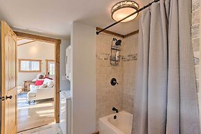 Hendersonville Cabin w/ Hot Tub, Views & Fire Pit!