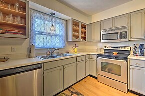 Charming Guesthouse Getaway on 10-acre Farm!