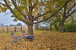 Charming Guesthouse Getaway on 10-acre Farm!