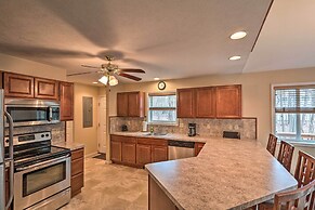 6 Mi to Skiing: Family Poconos Home w Decks!