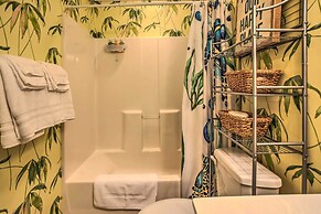 Home w/ Deck: 1 Mi to Surfside Beach Access!