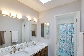 4 Mi to Mill Ave: Family Retreat w/ Patio in Tempe