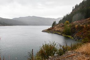 Rural Kettle Falls Bunkhouse w/ Airstrip & Trails!