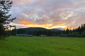 Rural Kettle Falls Bunkhouse w/ Airstrip & Trails!