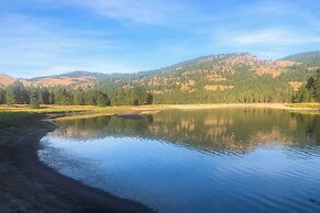 Rural Kettle Falls Bunkhouse w/ Airstrip & Trails!