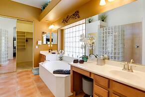 Gorgeous Goodyear Home w/ Pool & Hot Tub!