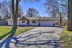 Retreat w/ Deck ~ 9 Mi to Downtown Springfield