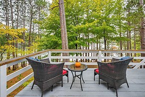 Quiet Retreat on Lake w/ Kayaks, Boats + Bikes!