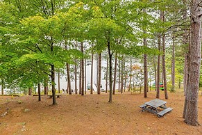 Quiet Retreat on Lake w/ Kayaks, Boats + Bikes!