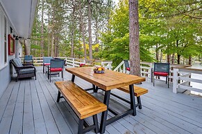 Quiet Retreat on Lake w/ Kayaks, Boats + Bikes!