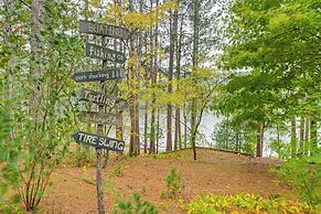 Quiet Retreat on Lake w/ Kayaks, Boats + Bikes!