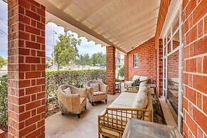 2 Mi to Dtwn: Phoenix Getaway w/ Patio