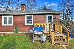 Updated Bristol Lakehouse w/ Kayaks & Beach Access
