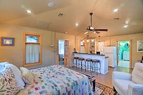 Enchanting Hilltop Cottage in Medicine Park!
