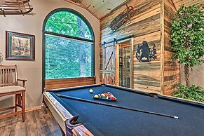 Eclectic Cabin w/ Hot Tub: 1 Mi to Ober Gatlinburg