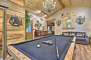 Eclectic Cabin w/ Hot Tub: 1 Mi to Ober Gatlinburg