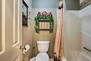 Eclectic Cabin w/ Hot Tub: 1 Mi to Ober Gatlinburg
