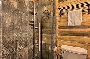 Eclectic Cabin w/ Hot Tub: 1 Mi to Ober Gatlinburg