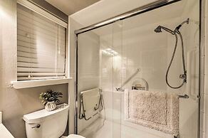 Bright n Breezy Waterfront Lake Granbury Getaway!