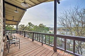 Bright n Breezy Waterfront Lake Granbury Getaway!