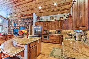 < 3 Mi to Pinetop Country Club: Luxe Cabin w/ Deck