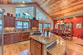 < 3 Mi to Pinetop Country Club: Luxe Cabin w/ Deck